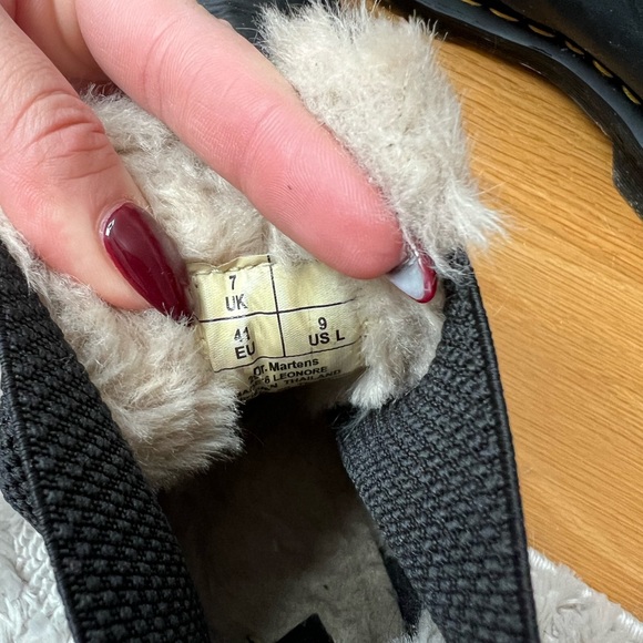 dr. martens fur lined chelsea boots - Picture 3 of 3